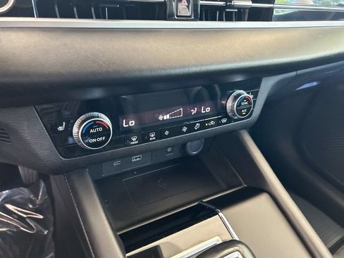 Used 2024 Mitsubishi Outlander SE Black Edition AWD/4WD image 46