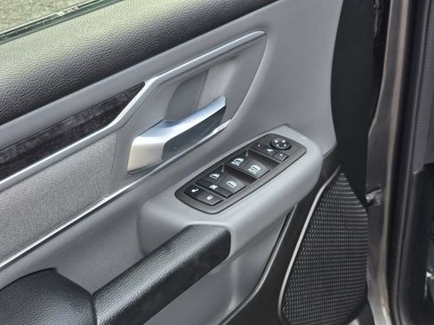 Used 2022 RAM 1500 Big Horn AWD/4WD image 37
