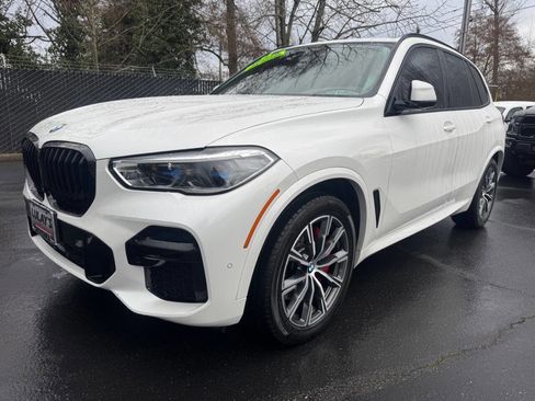 Used 2022 BMW X5 xDrive40i w/ M Sport Package image 1