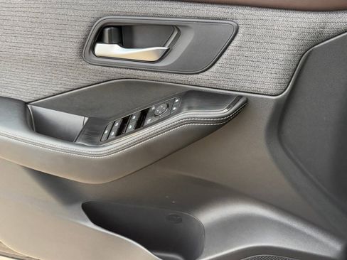 Certified 2023 Nissan Rogue SV image 30