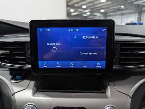 Used 2022 Ford Explorer XLT w/ Equipment Group 202A AWD/4WD image 25