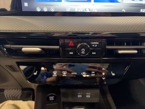 New 2026 Nissan Kicks SR image 23