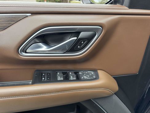 Used 2021 Chevrolet Tahoe High Country w/ Premium Package image 17