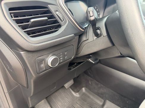 Used 2022 Ford Escape SE FWD image 21