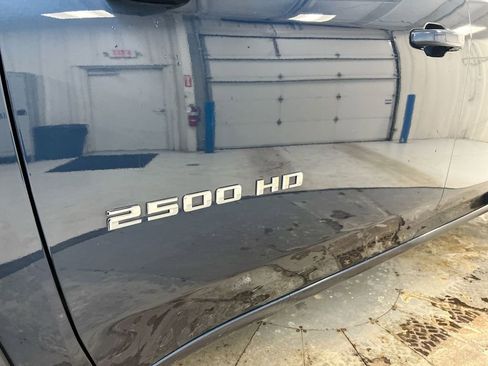 Used 2021 Chevrolet Silverado 2500 LT w/ Convenience Package image 25