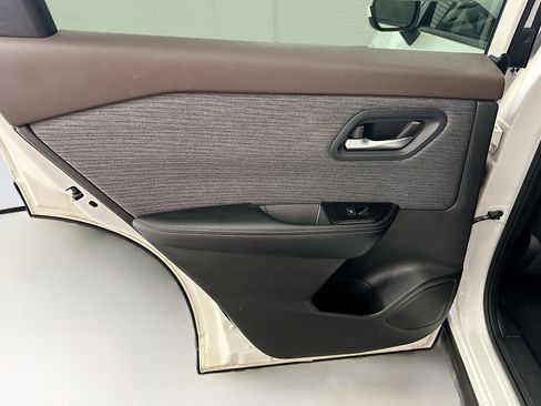Used 2023 Nissan Rogue SV AWD/4WD image 26