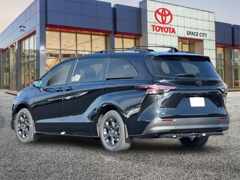 New 2026 Toyota Sienna XLE Woodland Edition AWD/4WD image 4