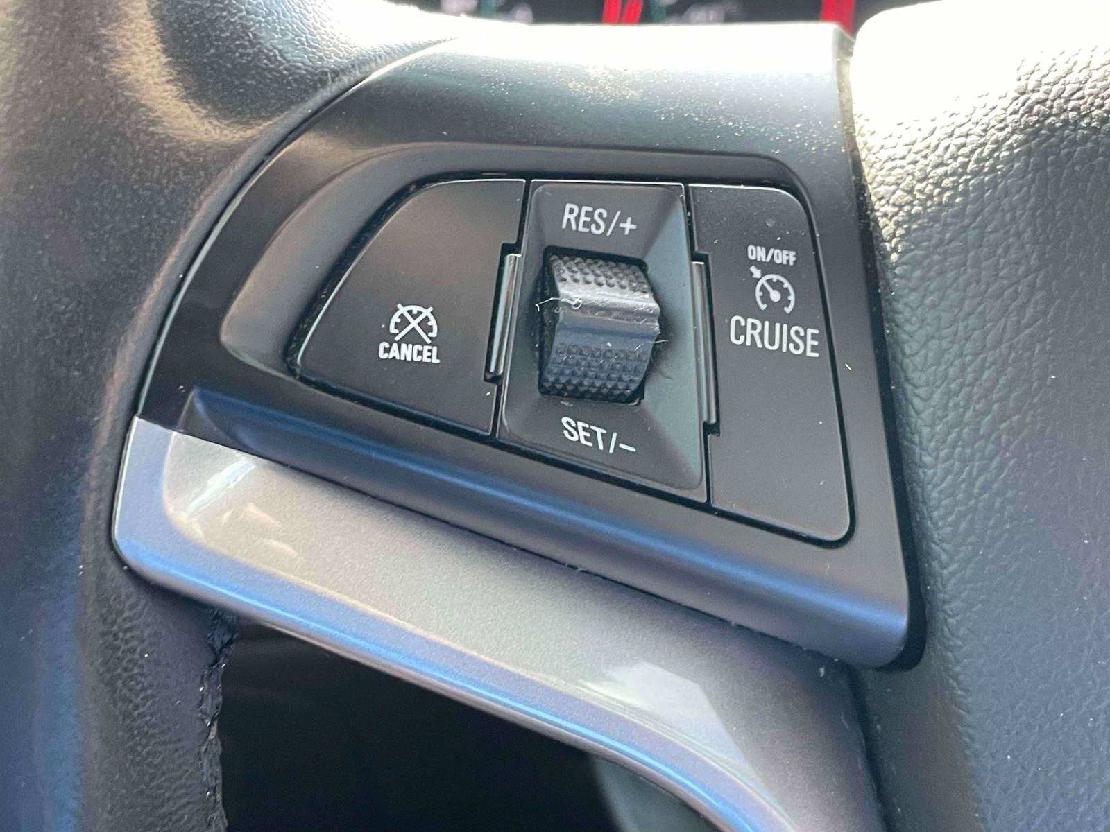 Used 2021 Chevrolet Trax LT w/ Driver Confidence Package FWD image 19