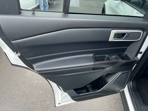 Used 2020 Ford Explorer XLT w/ Equipment Group 202A image 15