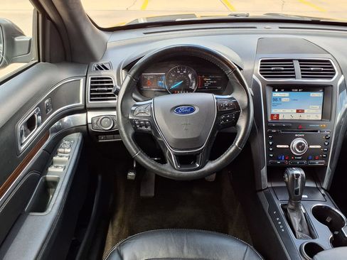 Used 2018 Ford Explorer Limited FWD image 14
