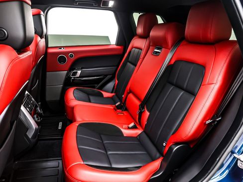 Used 2022 Land Rover Range Rover Sport HST image 7