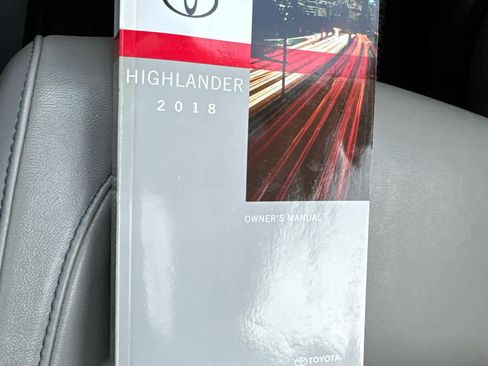 Used 2018 Toyota Highlander XLE image 29