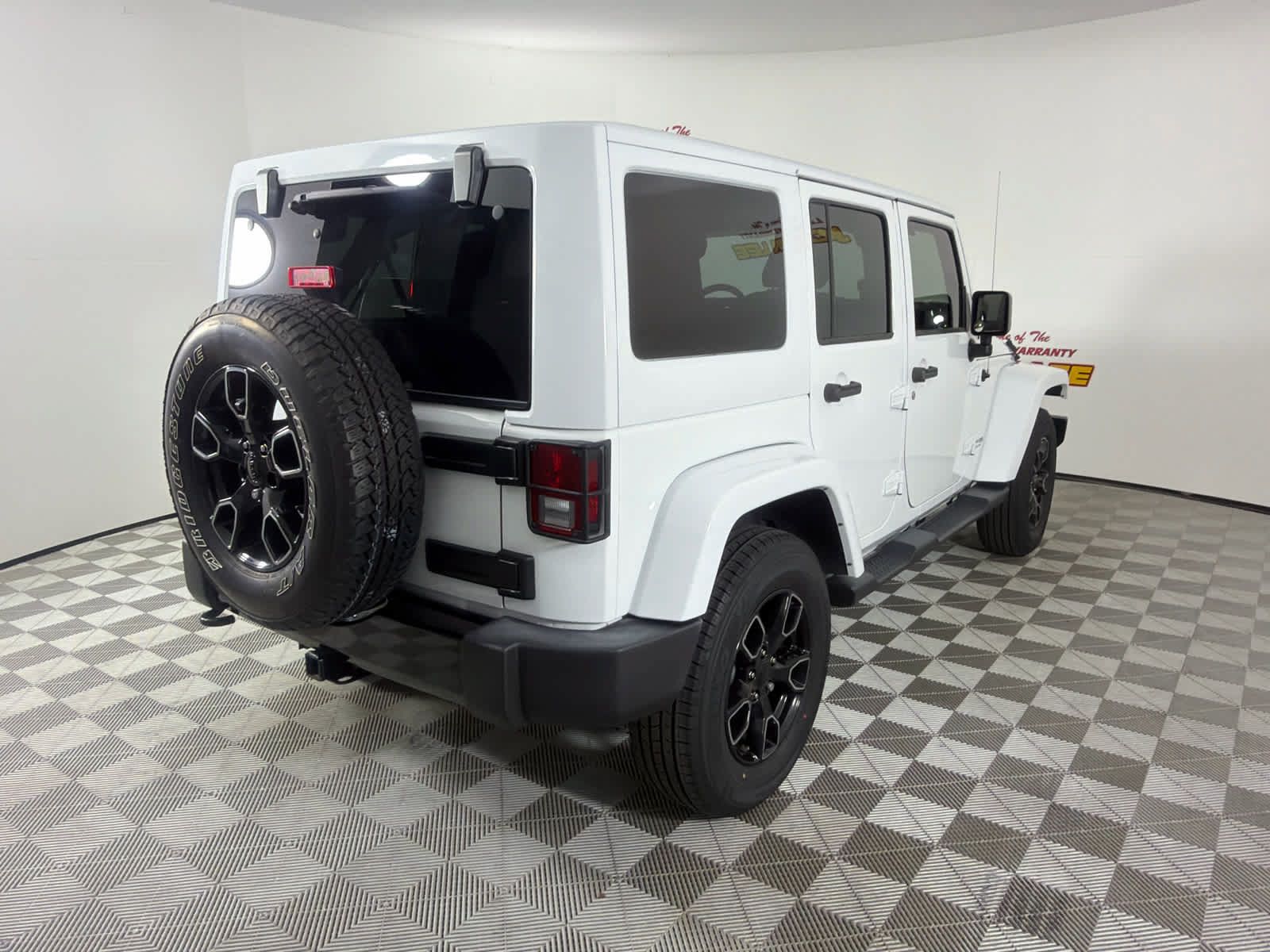 Used 2018 Jeep Wrangler Unlimited Sahara AWD/4WD image 6