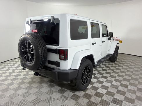 Used 2018 Jeep Wrangler Unlimited Sahara AWD/4WD image 6