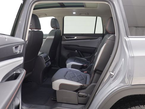 New 2026 Volkswagen Atlas Peak Edition image 13