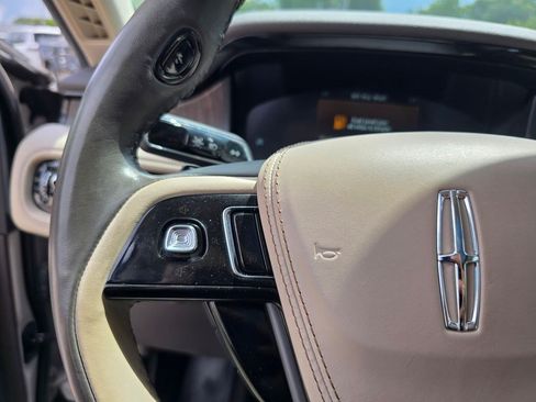 Used 2022 Lincoln Aviator Reserve RWD image 19