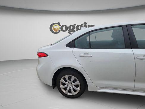 Used 2025 Toyota Corolla LE image 19