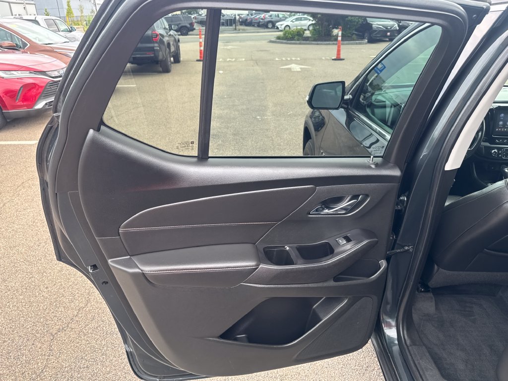 Used 2020 Chevrolet Traverse LT AWD/4WD image 39