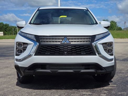 Used 2023 Mitsubishi Eclipse Cross ES AWD/4WD image 3