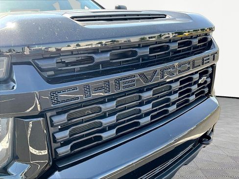 Used 2022 Chevrolet Silverado 2500 Custom w/ Custom Value Package AWD/4WD image 32
