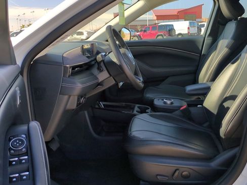 Used 2023 Ford Mustang Mach-E Premium image 15