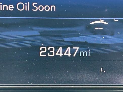 Used 2025 Chevrolet Suburban Z71 AWD/4WD image 14