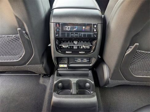 New 2025 Jeep Grand Cherokee L Limited image 12