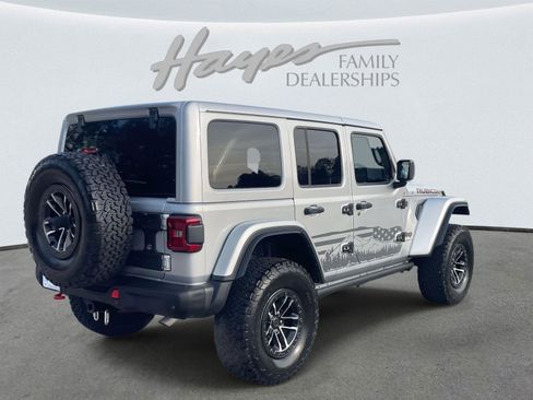 Used 2024 Jeep Wrangler Unlimited Rubicon image 34