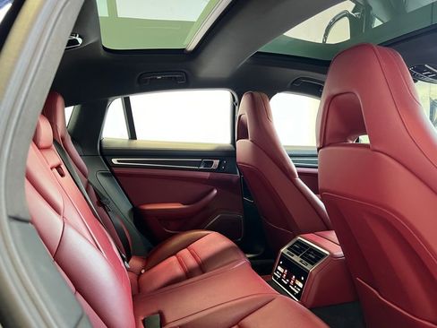 Used 2023 Porsche Panamera 4 Platinum Edition image 21