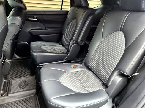 Used 2021 Toyota Highlander XSE image 13