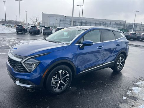 Used 2024 Kia Sportage EX image 8