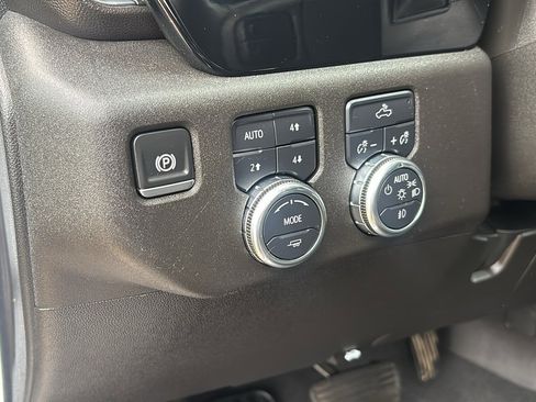 Used 2024 GMC Sierra 3500 SLE w/ SLE Convenience Package image 24