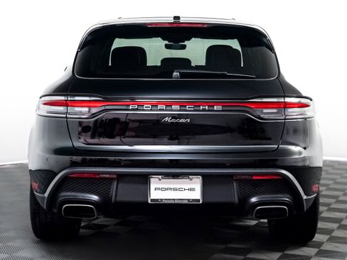 Certified 2025 Porsche Macan image 9