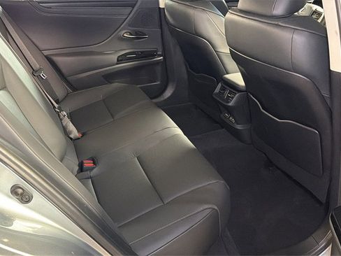 Certified 2023 Lexus ES 250 w/ Premium Package image 13