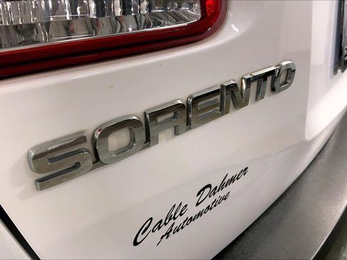 Used 2011 Kia Sorento EX w/ Premium Pkg image 8