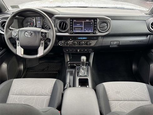 Used 2023 Toyota Tacoma TRD Off-Road image 2