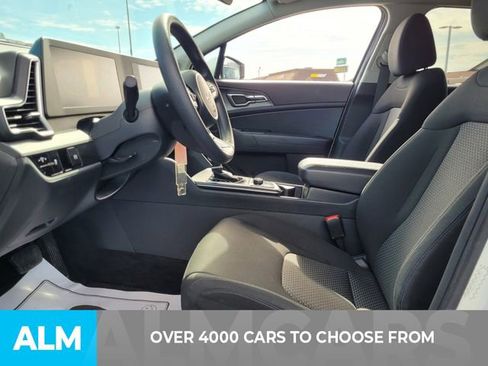 Used 2024 Kia Sportage LX image 2