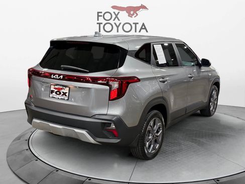 Used 2024 Kia Seltos LX AWD/4WD image 6