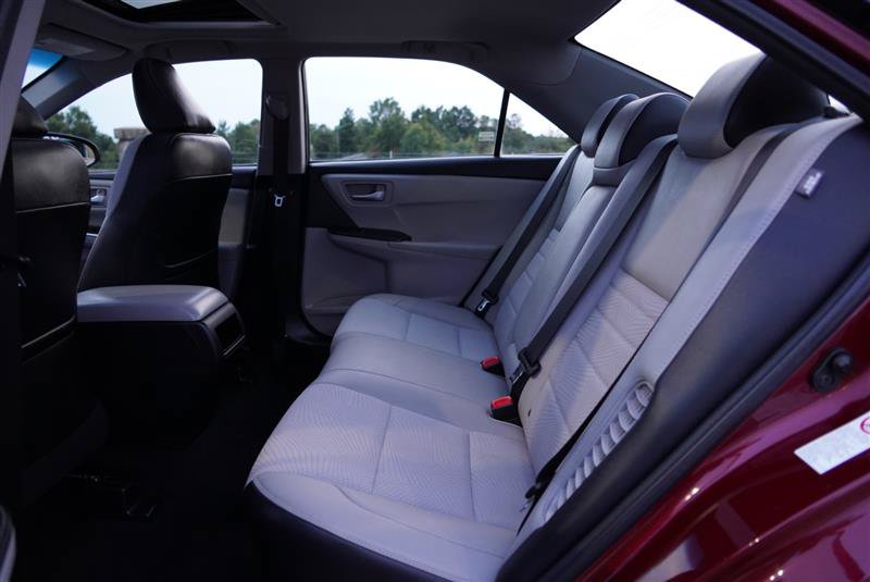 Used 2017 Toyota Camry SE w/ Moonroof Package FWD image 57