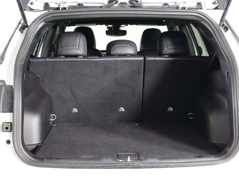Used 2025 Jeep Compass Latitude AWD/4WD image 17