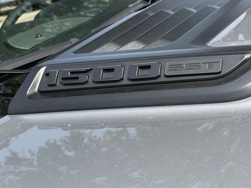 Used 2025 RAM 1500 Laramie w/ Night Edition AWD/4WD image 9