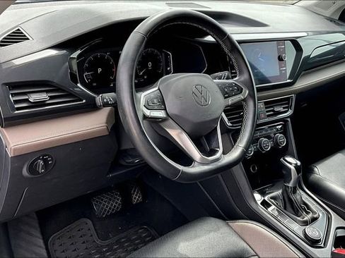 Used 2022 Volkswagen Taos SEL image 14