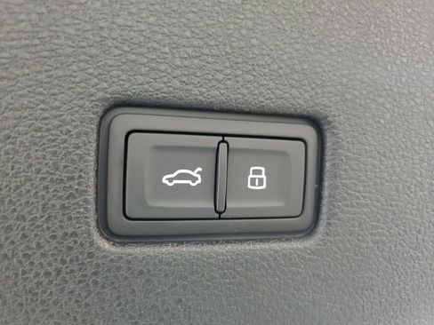 New 2026 Audi SQ8 Prestige AWD/4WD image 9
