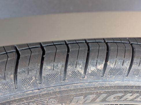 New 2026 Chevrolet Equinox EV LT image 12