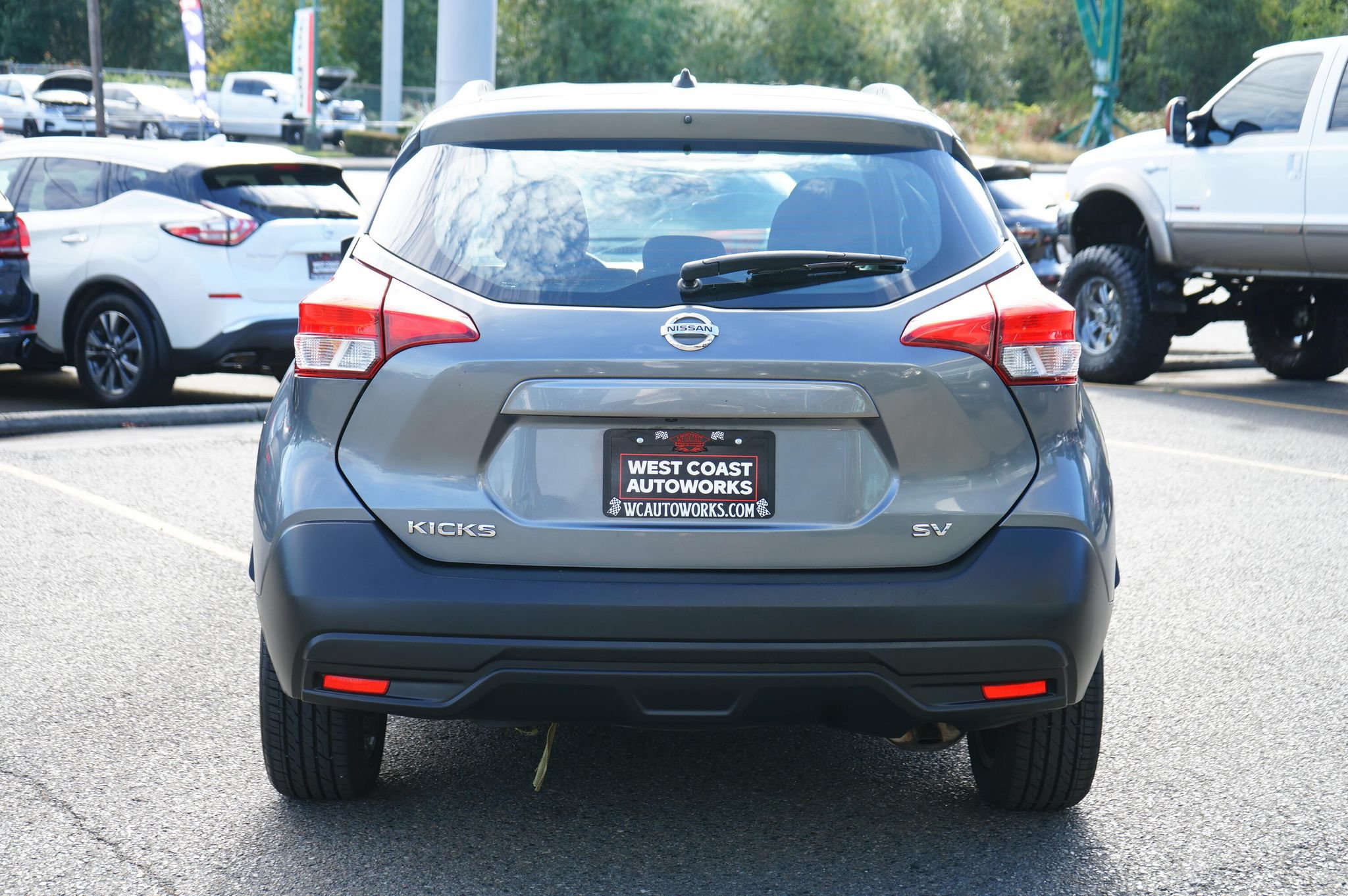 Used 2019 Nissan Kicks SV FWD image 4