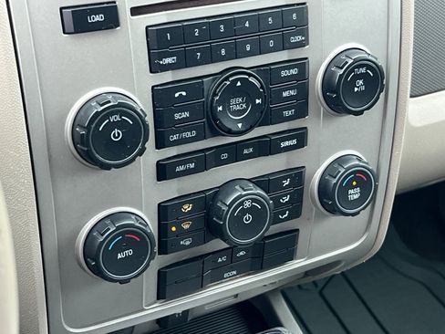 Used 2009 Ford Escape 4WD Hybrid image 16