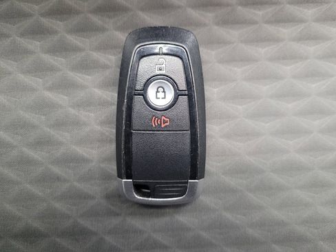 Used 2022 Ford Escape SE image 32