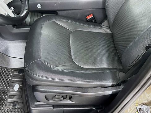 Used 2023 Land Rover Defender 110 X-Dynamic SE image 20