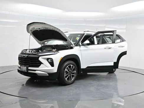 New 2025 Chevrolet TrailBlazer LT w/ Convenience Package FWD image 50