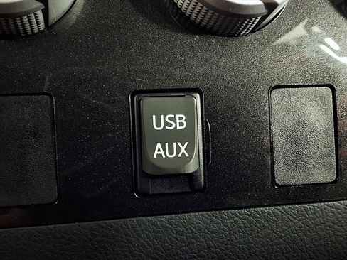 Used 2010 Toyota Tundra 2WD Double Cab image 11